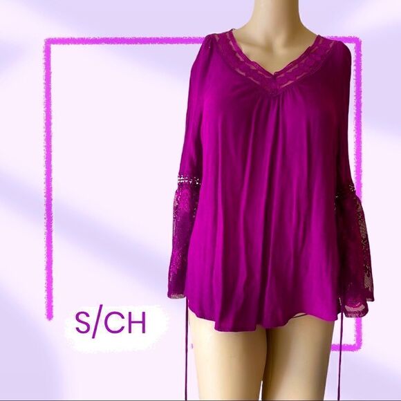 No Boundaries size S(3-5)
bell lace sleeves
lace collar
high low hem - Picture 2 of 5